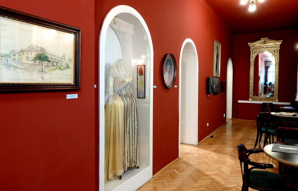 Bajor Gizi Színészmúzeum - földszinti folyosó