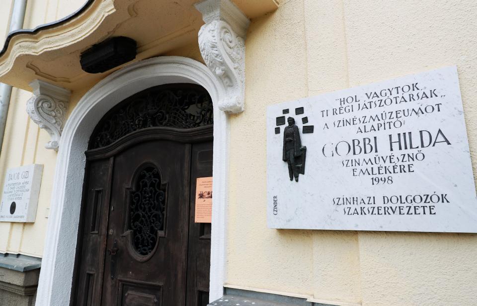 Bajor Gizi Színészmúzeum - emléktábla