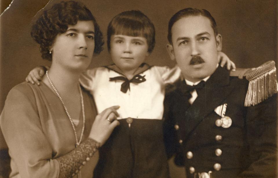 Ugray Klotild szüleivel
